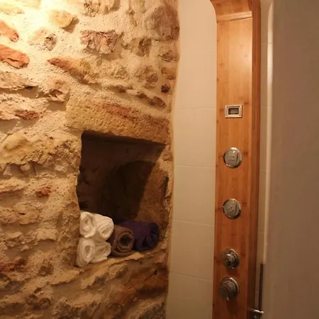 Casa vacanze Les Maisons D'en Bas, Piscine Et Jaccuzi Saint-Remy (Aveyron)