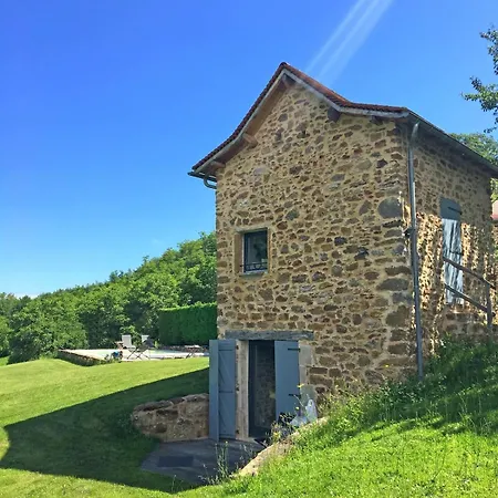 Casa vacanze Les Maisons D'en Bas, Piscine Et Jaccuzi Saint-Remy (Aveyron)